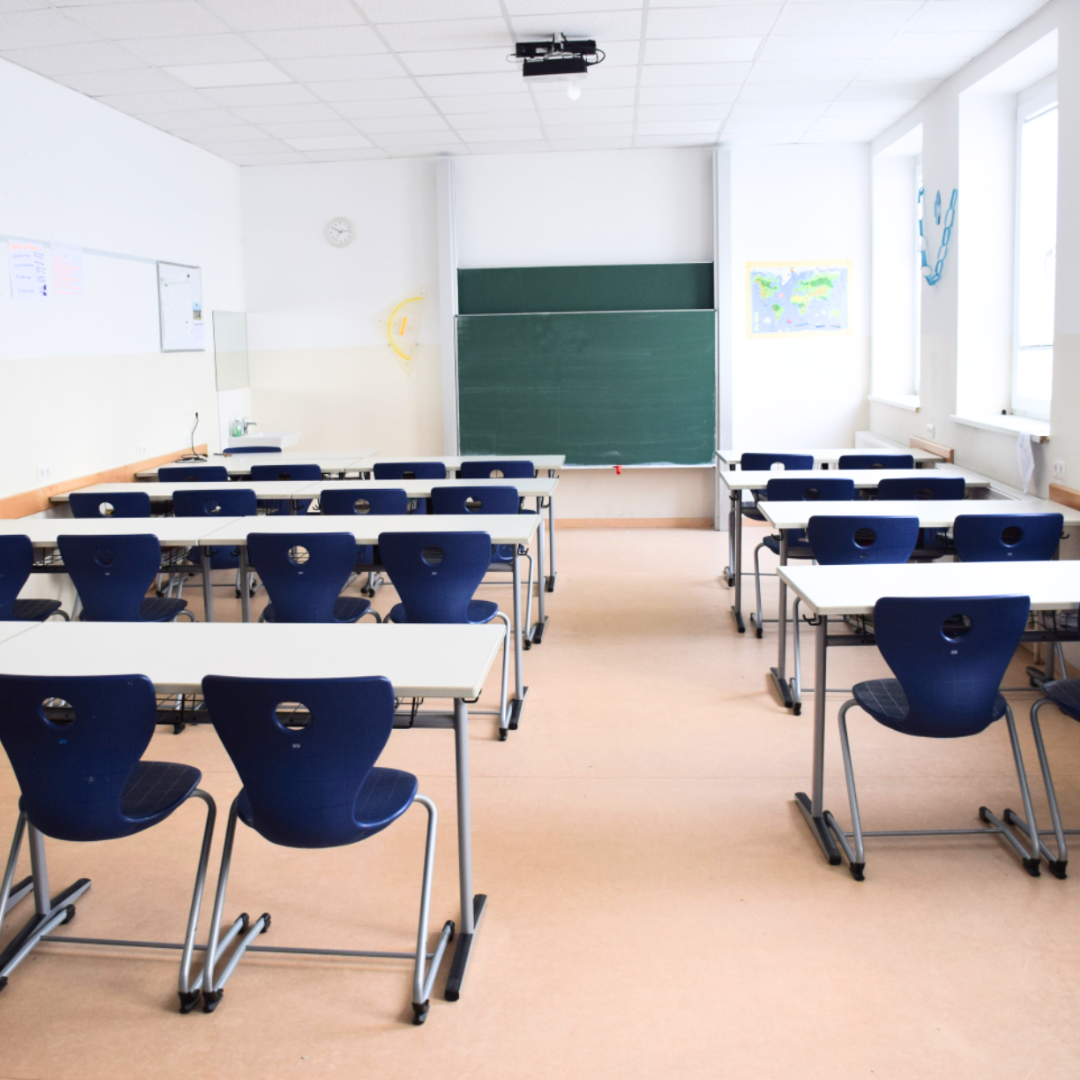 klassenraum islamisches realgymnasium.png (2)